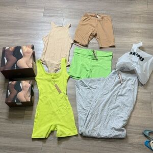 NWT SKIMS Random Bundle 5 Items !